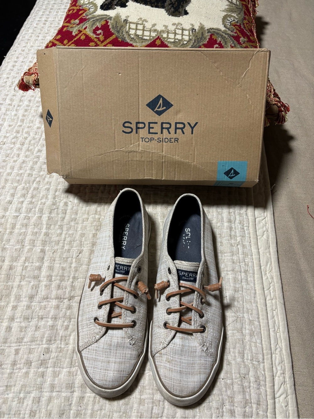 Sperry Memory Foam Casual Shoe Box with Beige Sneakers Visible